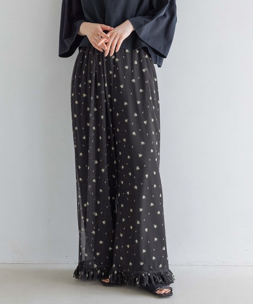 yuw（ユウ）の「フラワーチュールパンツ 131383（その他パンツ・レディース・ブラック/ベージュ・FREE）」の2枚目の写真