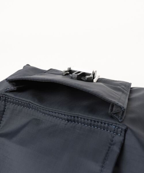 A.P.C.(アーペーセー)の「TREK ショルダーバッグ(ショルダーバッグ・メンズ・ダークネイビー・ONESIZE)」の5枚目の写真