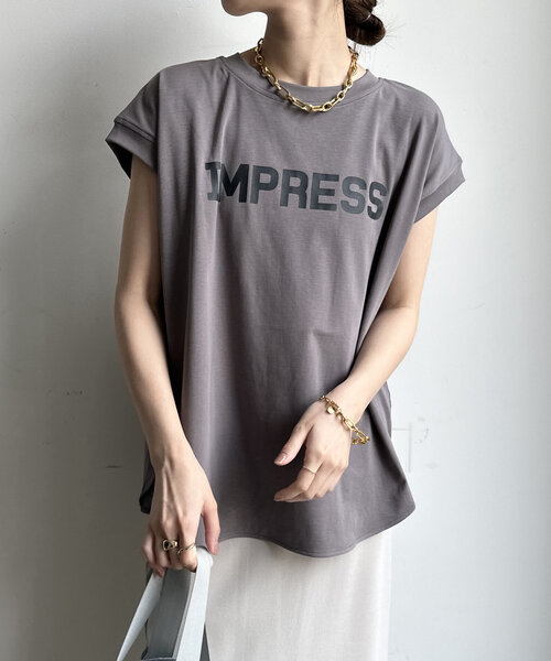 DouDou(ドゥドゥ)の「【WEB限定】IMPRESSロゴフレンチTEE(シャツ/ブラウス・レディース・ピンク/オフホワイト/チャコールグレー・FREE)」の2枚目の写真
