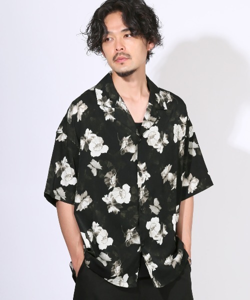 (新品)BADASAIKUSH タクヤ・カミオカデザイン プリントシャツ 新品)BADASAIKUSH タクヤ・カミオカデザイン プリントシャツ