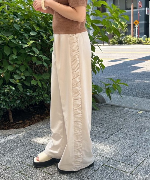 archives（アルシーヴ）の「サイドギャザースラックス（スラックス・レディース・ブラウン/ブラック/アイボリー・MEDIUM）」の6枚目の写真