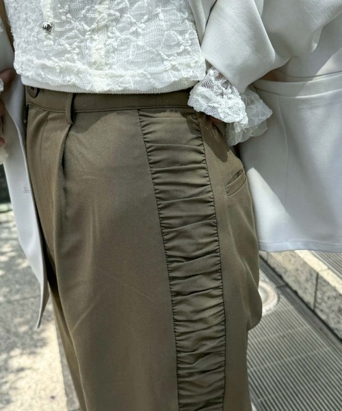 archives（アルシーヴ）の「サイドギャザースラックス（スラックス・レディース・ブラウン/ブラック/アイボリー・MEDIUM）」の22枚目の写真