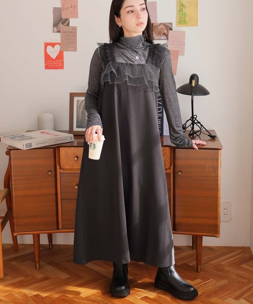 Girly Doll（ガーリードール）の「フリルキャミワンピース（ワンピース・レディース・ブラック/グレイッシュベージュ/チャコール・F）」の9枚目の写真