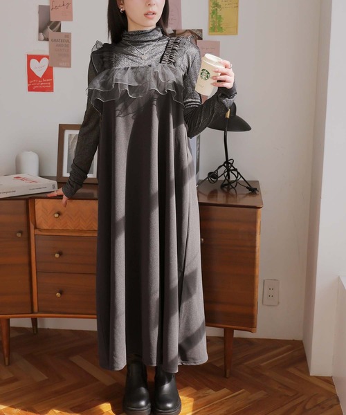 Girly Doll（ガーリードール）の「フリルキャミワンピース（ワンピース・レディース・ブラック/グレイッシュベージュ/チャコール・F）」の12枚目の写真