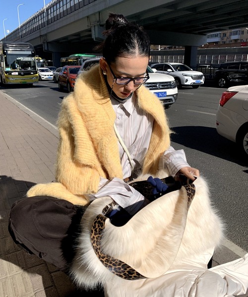 chuclla（チュクラ）の「【LONSLAN】2WAY リバーシブル ファー Bigトート CHLONA24a006（トートバッグ・レディース・アイボリー・FREE）」の14枚目の写真