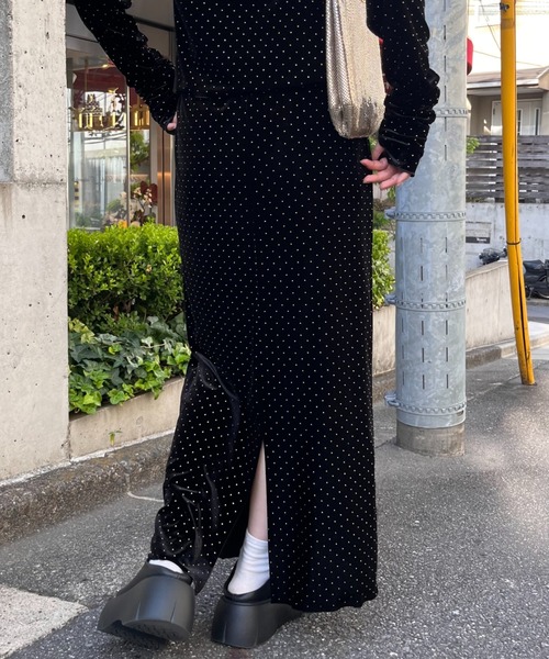 WILLOW（ウィロー）の「【WILLOW】ベロアスタッズスカート（スカート・レディース・ブラック/ベージュ・ONE SIZE）」の16枚目の写真