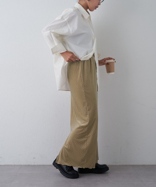 WILLOW（ウィロー）の「【WILLOW】ベロアスタッズスカート（スカート・レディース・ブラック/ベージュ・ONE SIZE）」の3枚目の写真