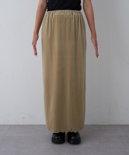 WILLOW（ウィロー）の「【WILLOW】ベロアスタッズスカート（スカート・レディース・ブラック/ベージュ・ONE SIZE）」の4枚目の写真