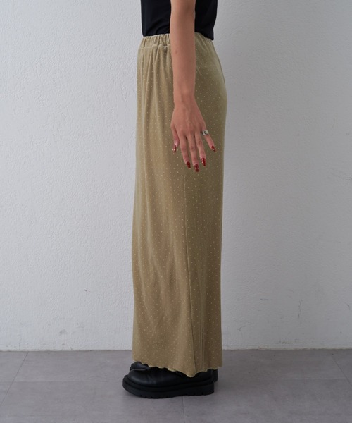 WILLOW（ウィロー）の「【WILLOW】ベロアスタッズスカート（スカート・レディース・ブラック/ベージュ・ONE SIZE）」の5枚目の写真