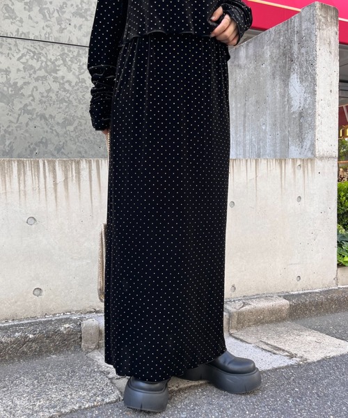 WILLOW（ウィロー）の「【WILLOW】ベロアスタッズスカート（スカート・レディース・ブラック/ベージュ・ONE SIZE）」の13枚目の写真