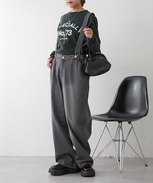 continuer de NICE CLAUP（コンティニューデナイスクラップ）の「サス付フックデニムパンツ（デニムパンツ・レディース・ブラック/ブルー・FREE）」の2枚目の写真