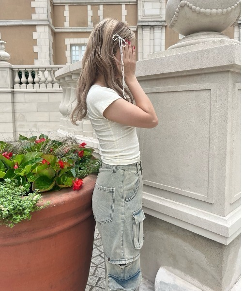 MORE self LOVE(モアセルフラブ)の「ワイドレッグカーゴデニムパンツ(デニムパンツ・レディース・ブルー・SMALL/MEDIUM/LARGE)」の3枚目の写真
