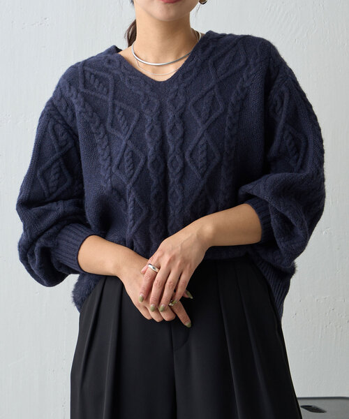 Jena espace merveilleux（ジェナ　エスパスメルヴェイユ）の「バックレースアップニット（ニット/セーター・レディース・ネイビー/アイボリー/グレー・FREE）」の3枚目の写真