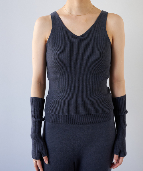EMILYWEEK × NETENE. オープンバックリブタンク