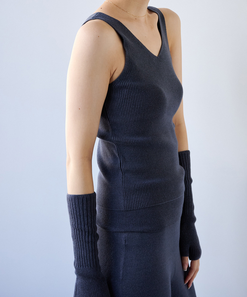 EMILYWEEK × NETENE. オープンバックリブタンク