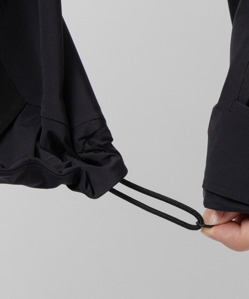 WHITE MOUNTAINEERING(ホワイトマウンテニアリング)の「【White Mountaineering】〈別注〉 SAITOS 3L MOUNTAIN PARKA(ブルゾン・メンズ・ブラック・3/2/1/0)」の6枚目の写真