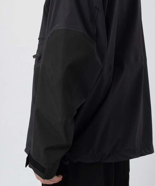 WHITE MOUNTAINEERING(ホワイトマウンテニアリング)の「【White Mountaineering】〈別注〉 SAITOS 3L MOUNTAIN PARKA(ブルゾン・メンズ・ブラック・3/2/1/0)」の7枚目の写真