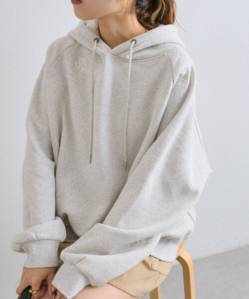w closet（ダブルクローゼット）の「落書きロゴ刺繍BIGフーディ（パーカー・レディース・ブラウン/ライトグレー/アイボリー・FREE）」の5枚目の写真