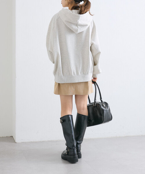 w closet（ダブルクローゼット）の「落書きロゴ刺繍BIGフーディ（パーカー・レディース・ブラウン/ライトグレー/アイボリー・FREE）」の12枚目の写真