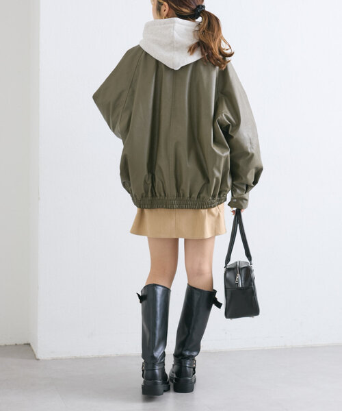 w closet（ダブルクローゼット）の「落書きロゴ刺繍BIGフーディ（パーカー・レディース・ブラウン/ライトグレー/アイボリー・FREE）」の16枚目の写真