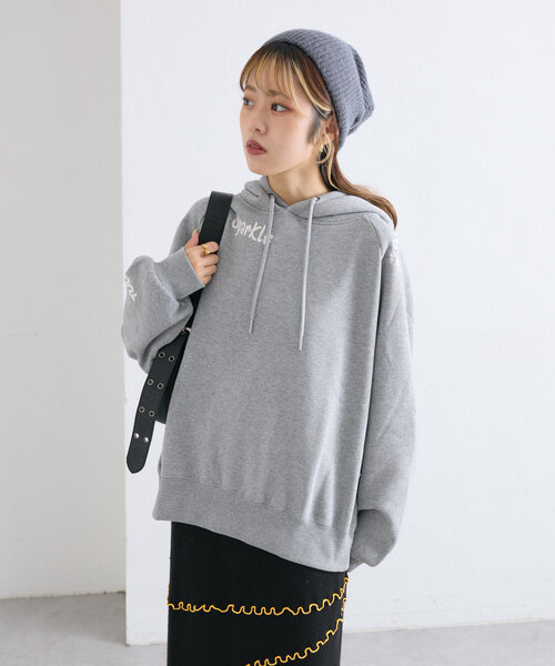 w closet（ダブルクローゼット）の「落書きロゴ刺繍BIGフーディ（パーカー・レディース・ブラウン/ライトグレー/アイボリー・FREE）」の20枚目の写真