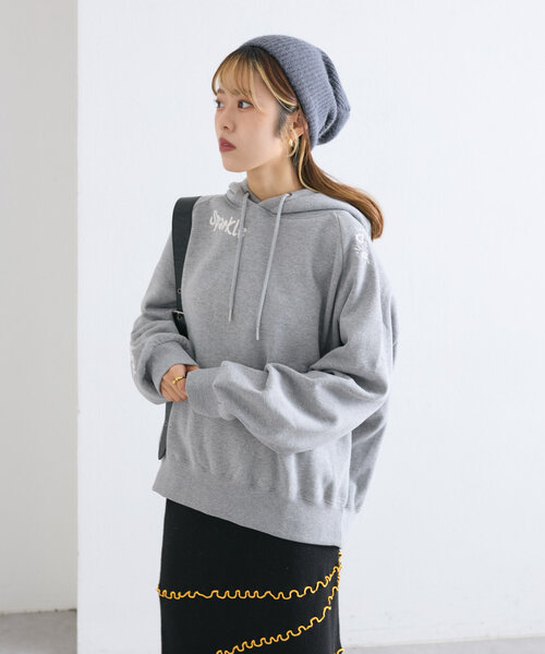 w closet（ダブルクローゼット）の「落書きロゴ刺繍BIGフーディ（パーカー・レディース・ブラウン/ライトグレー/アイボリー・FREE）」の21枚目の写真