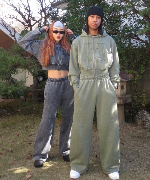 HTH（エイチティーエイチ）の「Vintage Curve switching sweat pants（スウェットパンツ・レディース・ネイビー/カーキ/ブラック・フリー）」の6枚目の写真