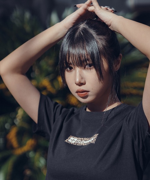 Subciety(サブサエティ)の「Cropped leopard box tee【WOMEN】(Tシャツ/カットソー・レディース・ホワイト/ホワイト×イエロー/ブラック×ピンク/ブラック・X-SMALL/SMALL)」の13枚目の写真