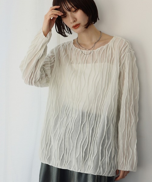Ampirula(アンピルーラ)の「オーバーシルエットプルオーバー(Tシャツ/カットソー・レディース・ブラック/アイボリー・FREE)」の2枚目の写真