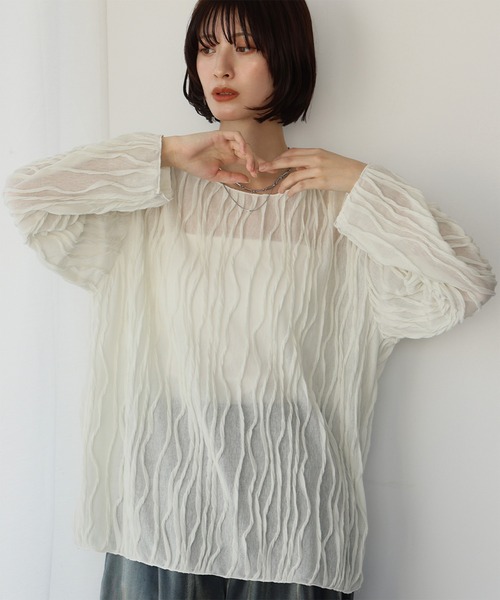 Ampirula(アンピルーラ)の「オーバーシルエットプルオーバー(Tシャツ/カットソー・レディース・ブラック/アイボリー・FREE)」の4枚目の写真