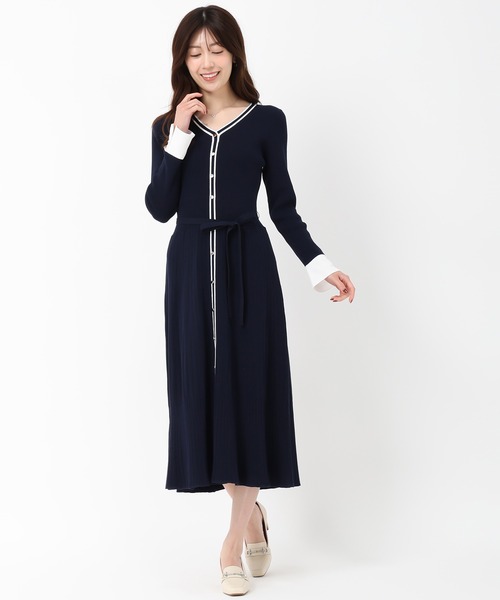 MISCH MASCH(ミッシュマッシュ)の「カフス袖Vネックニットワンピース(ワンピース・レディース・ブルー/ホワイト/ネイビー・フリ-)」の11枚目の写真