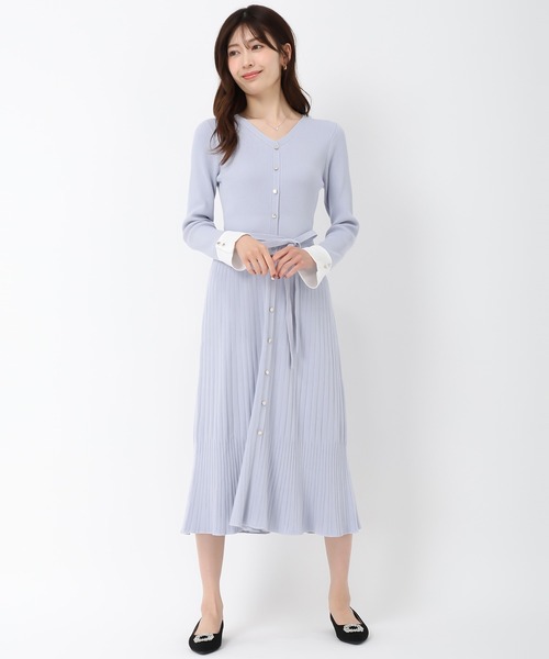 MISCH MASCH(ミッシュマッシュ)の「カフス袖Vネックニットワンピース(ワンピース・レディース・ブルー/ホワイト/ネイビー・フリ-)」の4枚目の写真
