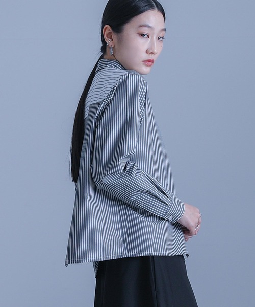 kOhAKU(コハク)の「ストライプ×無地切替シャツ(シャツ/ブラウス・レディース・ブラック/ブルー・1/2)」の10枚目の写真