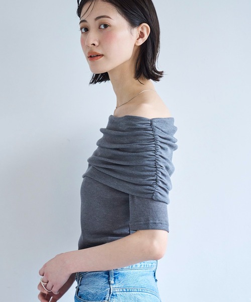 meilmada(メイルマダ)の「オフショルリブカットソー(Tシャツ/カットソー・レディース・チャコールグレー/ブラック・FREE)」の4枚目の写真