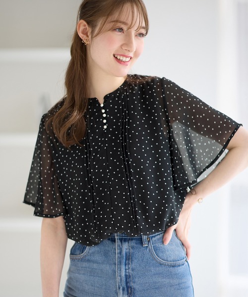 alotta(アロッタ)の「≪裏地付き≫ピンタックパールボタンデザインブラウス(シャツ/ブラウス・レディース・ネイビー/ブラック×ホワイト/ブルーパープル/ホワイト・3L/LL/L/M)」の19枚目の写真