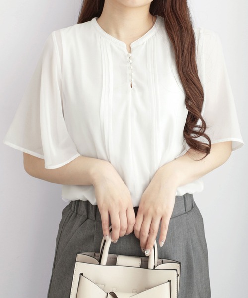 alotta(アロッタ)の「≪裏地付き≫ピンタックパールボタンデザインブラウス(シャツ/ブラウス・レディース・ネイビー/ブラック×ホワイト/ブルーパープル/ホワイト・3L/LL/L/M)」の21枚目の写真