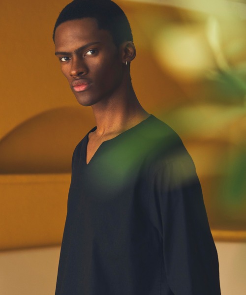 C DIEM（カルペディエム）の「C DIEM(カルペディエム)キーネックロングスリーブTシャツ 長袖Tシャツ (通気性 / 速乾性)（Tシャツ/カットソー・メンズ・ブラック/チャコールグレー/ホワイト・L/XL/S/M）」の14枚目の写真