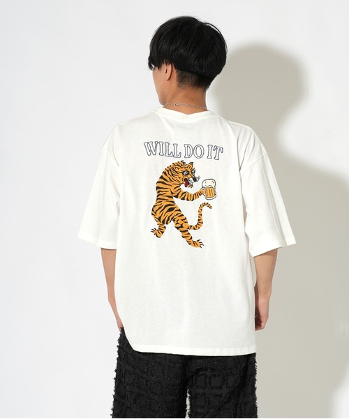 ATELANE（アテレーン）の「ATELANE/アテレーン アニマル フラワー JAPAN バックプリント ワンポイント　刺繍　クルーネック Tシャツ（Tシャツ/カットソー・メンズ・ホワイト系/グレー/ベージュ/ブラック/ブラック系/ホワイト系1/サックスブルー系/ブラック系1/ホワイト・LARGE/MEDIUM）」の3枚目の写真