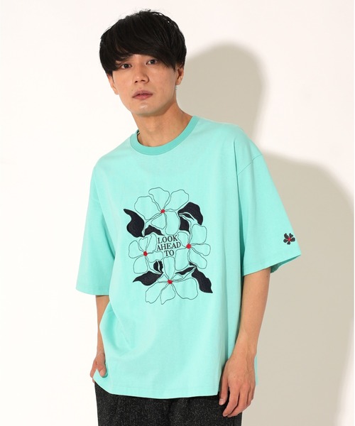 ATELANE（アテレーン）の「ATELANE/アテレーン アニマル フラワー JAPAN バックプリント ワンポイント　刺繍　クルーネック Tシャツ（Tシャツ/カットソー・メンズ・ホワイト系/グレー/ベージュ/ブラック/ブラック系/ホワイト系1/サックスブルー系/ブラック系1/ホワイト・LARGE/MEDIUM）」の9枚目の写真