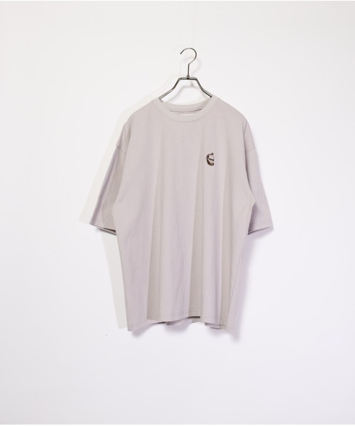 ATELANE（アテレーン）の「ATELANE/アテレーン アニマル フラワー JAPAN バックプリント ワンポイント　刺繍　クルーネック Tシャツ（Tシャツ/カットソー・メンズ・ホワイト系/グレー/ベージュ/ブラック/ブラック系/ホワイト系1/サックスブルー系/ブラック系1/ホワイト・LARGE/MEDIUM）」の7枚目の写真