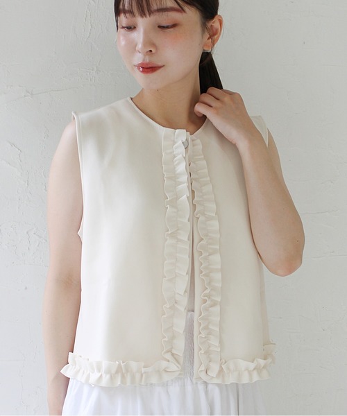 StyleSea(スタイルシー)の「フリルラインショートベスト(ベスト・レディース・アイボリー/ブラック・FREE)」の4枚目の写真