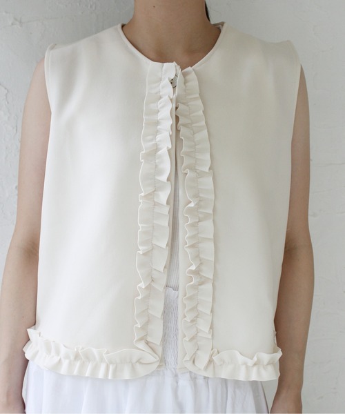 StyleSea(スタイルシー)の「フリルラインショートベスト(ベスト・レディース・アイボリー/ブラック・FREE)」の8枚目の写真