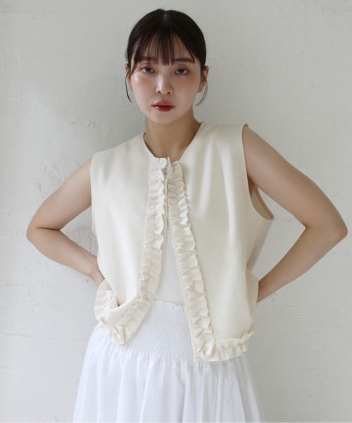StyleSea(スタイルシー)の「フリルラインショートベスト(ベスト・レディース・アイボリー/ブラック・FREE)」の9枚目の写真