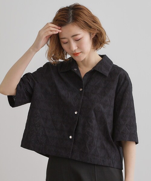 tela 刺繍入りショートジャケット セール】刺繍レースショートジャケット（テーラードジャケット