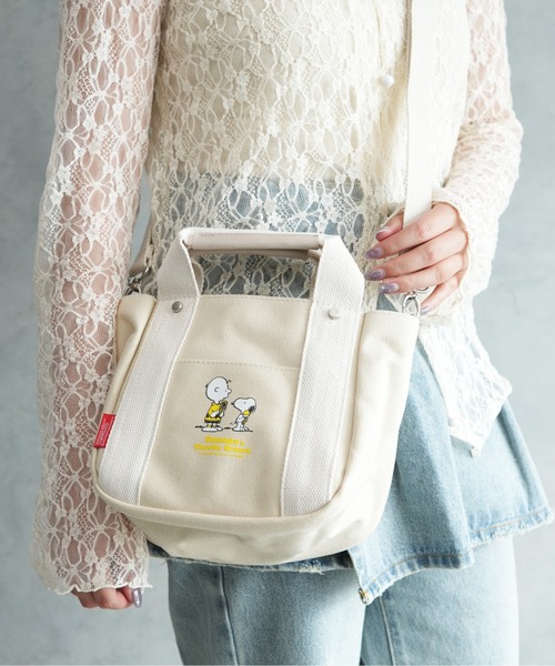 PEANUTS(ピーナッツ)の「【PEANUTS/ピーナッツ】 500mlペットボトル収納可 スヌーピー 2wayトートバッグ(トートバッグ・レディース・アイボリー/ブラック/ブルー・FREE)」の3枚目の写真