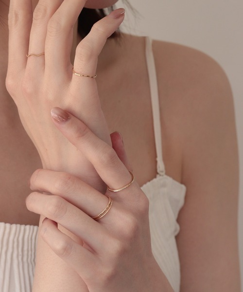 NOIR DE POUPEE（ノワールドプーペ）の「K10 layer ring 梨地（リング・レディース・ゴールド・#7/#9/#11/#13/#15）」の3枚目の写真