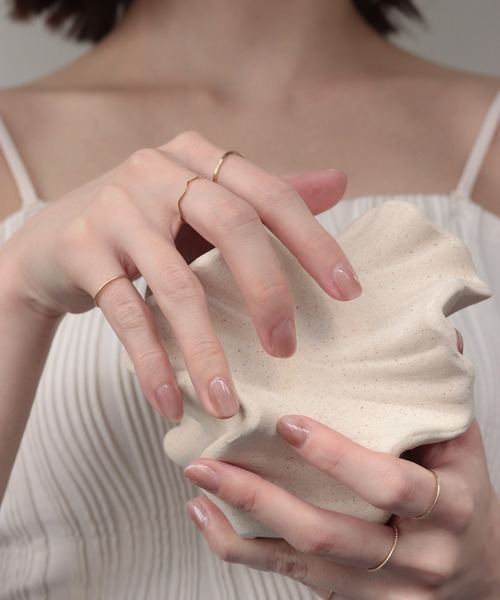 NOIR DE POUPEE（ノワールドプーペ）の「K10 layer ring 梨地（リング・レディース・ゴールド・#7/#9/#11/#13/#15）」の5枚目の写真