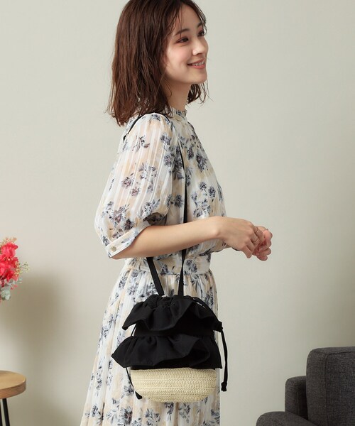 ITS'DEMO（イッツデモ）の「雑材フリルコンビ巾着ショルダー（ショルダーバッグ・レディース・グレー/カーキ/ブラック・00）」の17枚目の写真