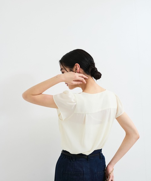 VIS(ビス)の「【WEB限定】【2WAY】リボンモチーフフリルブラウス(シャツ/ブラウス・レディース・サックスブルー/オフホワイト/ブラック/ブラック系その他・FREE)」の12枚目の写真