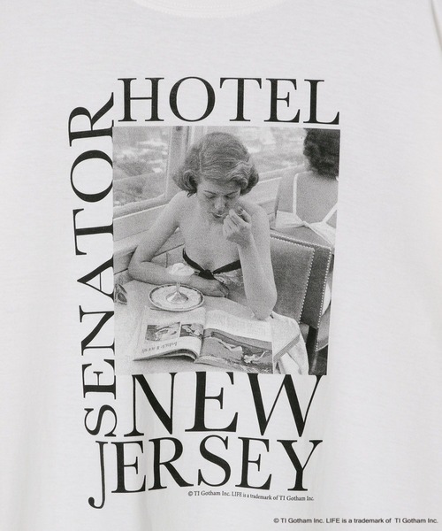 A part by（アパートバイ）の「【WEB限定】LIFE_レタリングフォトTシャツ（Tシャツ/カットソー・レディース・オフホワイト/ラベンダー/イエロー系その他・FREE）」の5枚目の写真